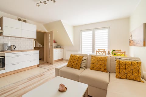 Horyzont Apartamenty- Apartament Malinowy Apartment in West Pomeranian Voivodeship, Poland