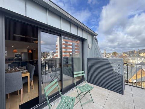 Balcony/Terrace, Dining area, City view