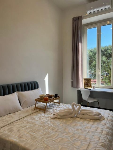 Bed, View (from property/room), Food and drinks, Photo of the whole room, Bedroom, Food, Breakfast, Italian breakfast, Inner courtyard view, heating, internet, towels, air conditioner
