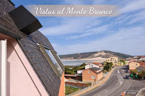 Property building, Day, Natural landscape, Mountain view, Sea view, Location
