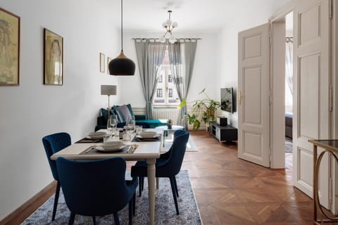 Living room, Dining area, City view, City view