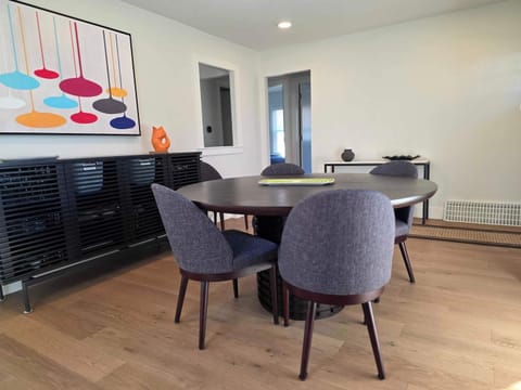 2BR Near Medical Center w Free Parking & Laundry House in Wauwatosa