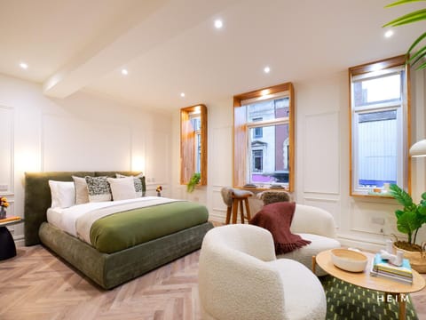 Bed, Seating area, Bedroom