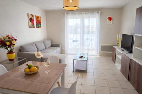 Jardin de Thémis, T2, 4P, Parking, Terrasse Apartment in Antibes