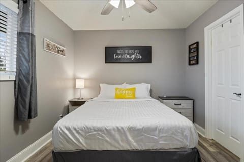 Happy Harbor Lakefront Condo House in Osage Beach