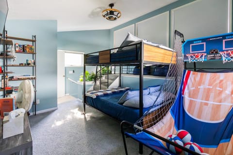 Game Room, bunk bed