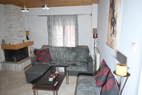 Christoffer Mpournazi Penthouse Apartment in Athens