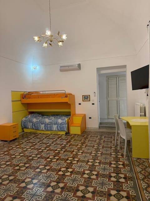 Communal lounge/ TV room, Photo of the whole room, Evening entertainment, Bedroom, air conditioner