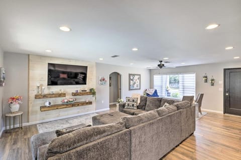 TV and multimedia, Living room, Seating area