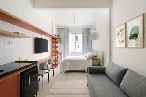 Bed, TV and multimedia, Photo of the whole room, Seating area, Dining area, Bedroom