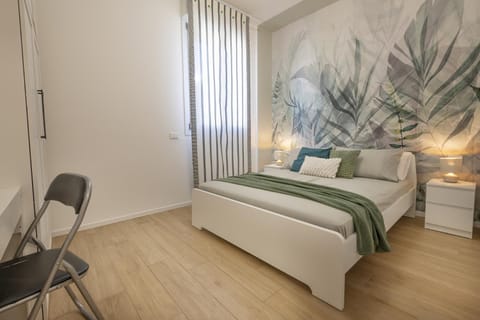 Bed, Photo of the whole room, Bedroom, air conditioner