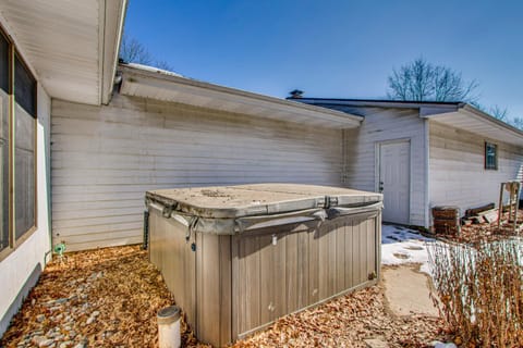 Peaceful Retreat with Private Hot Tub in New Albany House in Jefferson Township