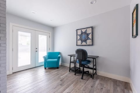 3 BR Family Home Mueller Area & Pet Friendly House in Austin