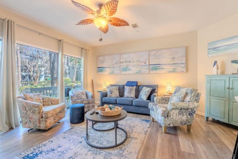 5-Min Walk to Beach - Coligny - Pool - OceanBreeze Apartment in South Forest Beach