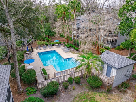 5-Min Walk to Beach - Coligny - Pool - OceanBreeze Apartment in South Forest Beach