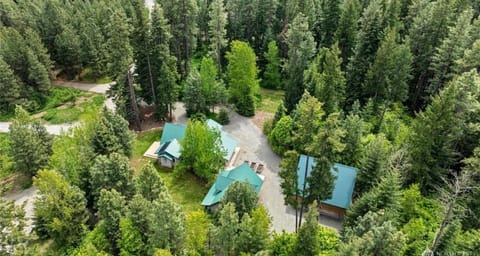 Property building, Natural landscape, Bird's eye view, Garden, View (from property/room)