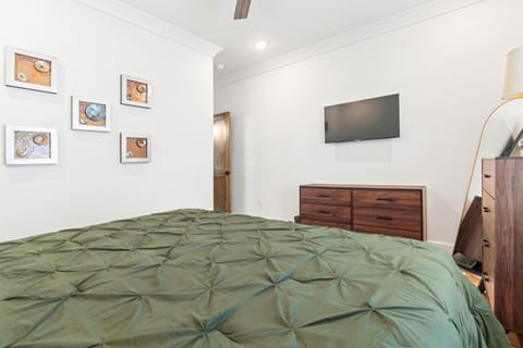 Seize the Stay Creole Cottage Main House in New Orleans