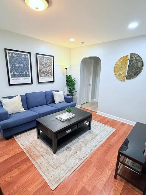 Spacious 5BR 2BA Berwyn Home House in Berwyn