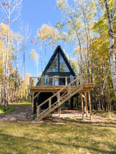 The Peshtigo Pines Treehouse House in Crandon