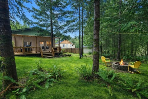 Property building, Patio, Natural landscape, Garden view