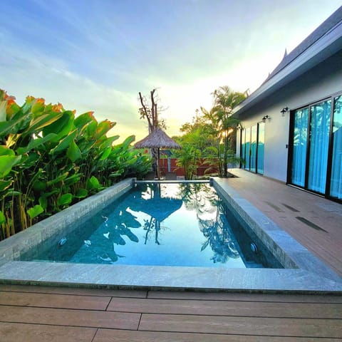 Pool view, Swimming pool
