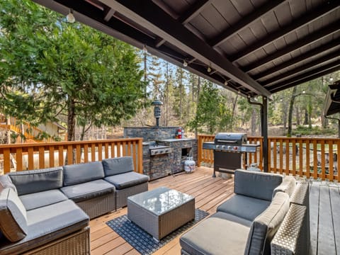 Forest Retreat that accommodates 29 people near Yosemite & Bass Lake House in Sierra Nevada