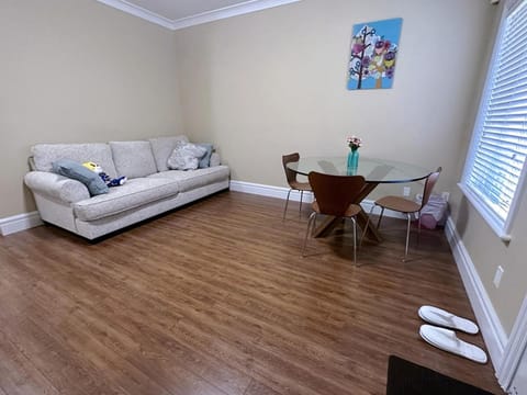 Moon rooms Villa in Vancouver