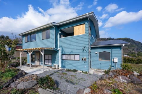 Property building, Day, Natural landscape, Mountain view