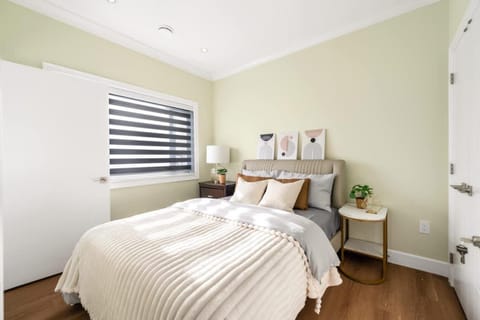 Modern Vancouver Private Room-15 Mins to Downtown Apartment in Vancouver