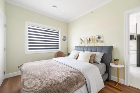 Modern Vancouver Private Room-15 Mins to Downtown Apartment in Vancouver