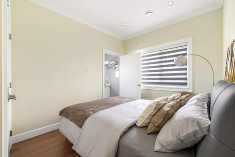 Modern Vancouver Private Room-15 Mins to Downtown Apartment in Vancouver