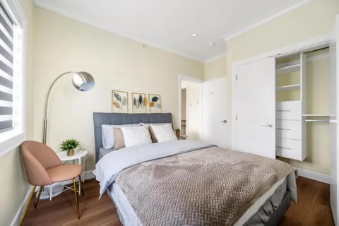 Modern Vancouver Private Room-15 Mins to Downtown Apartment in Vancouver