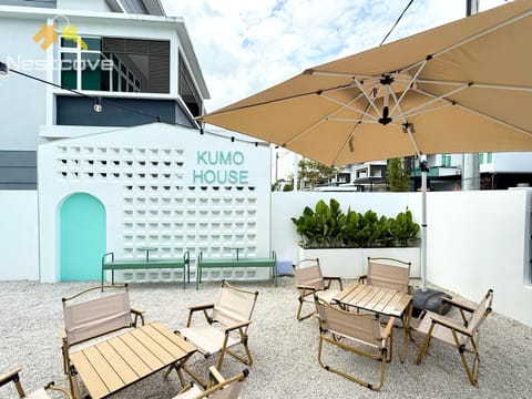 Property building, Patio, Day, View (from property/room), Balcony/Terrace, sunbed