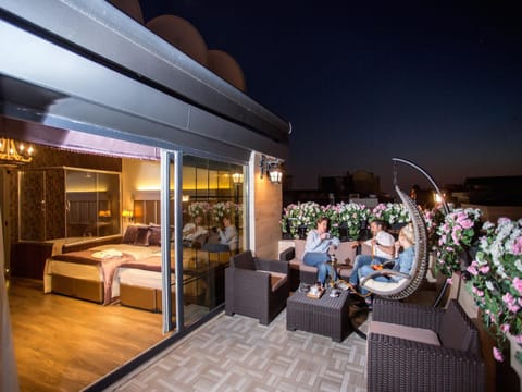 Night, Balcony/Terrace, Guests