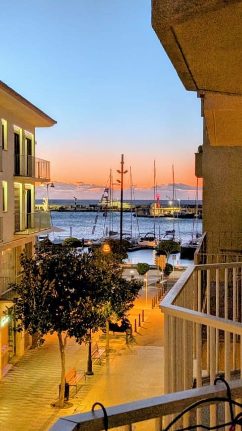 Natural landscape, View (from property/room), Balcony/Terrace, Sea view, Sunset