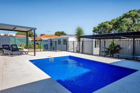 Swimming pool, Swimming pool