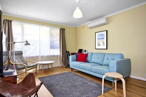 Living room, air conditioner