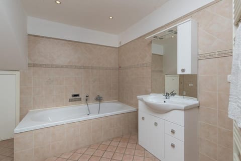 apartment sarasà 1 Apartment in Arco