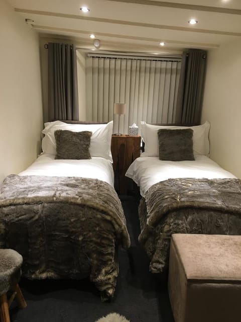 Ringinglow cottage House in Sheffield