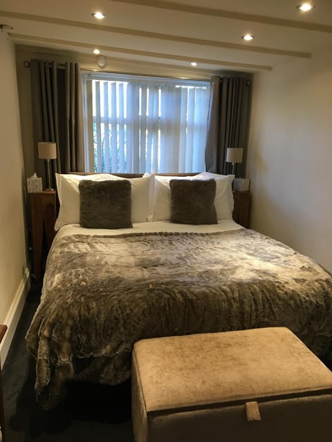 Ringinglow cottage House in Sheffield