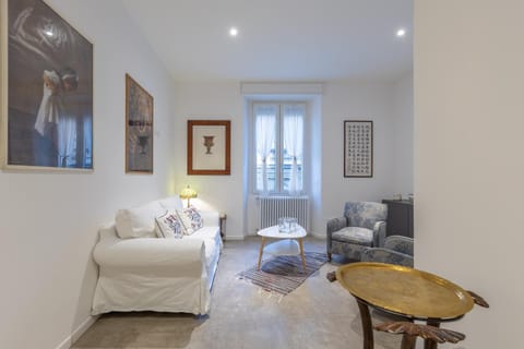 Living room, Photo of the whole room, Seating area
