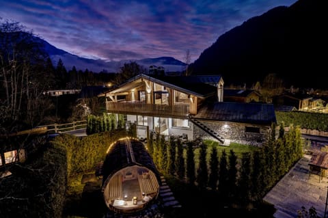 Property building, Garden, Sauna, Mountain view
