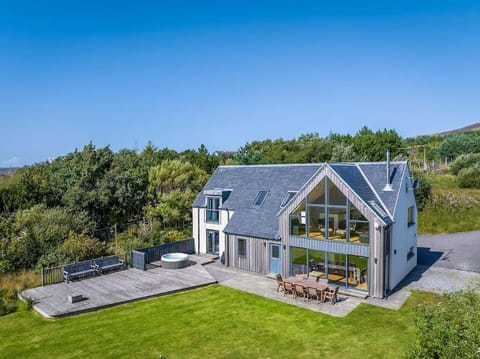 Property building, Natural landscape, Garden, Garden