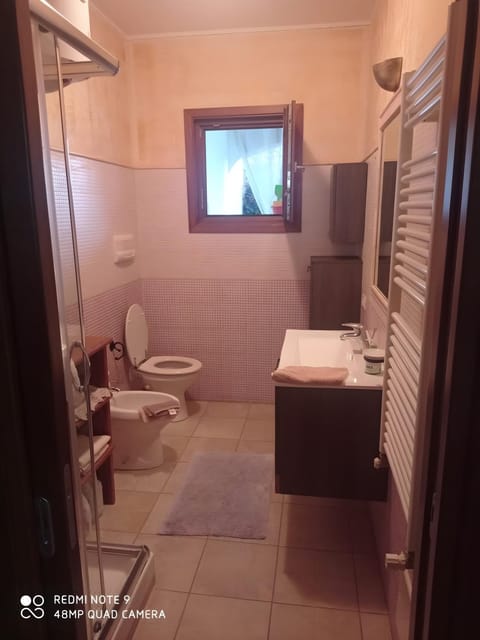 Bathroom, Living room