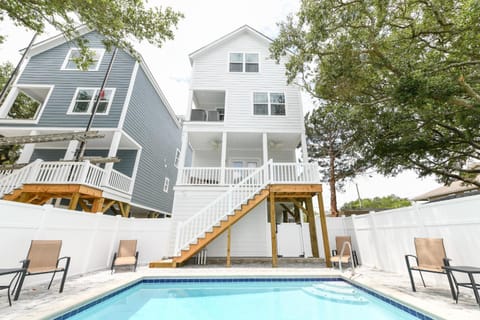 Saltaire House in Surfside Beach