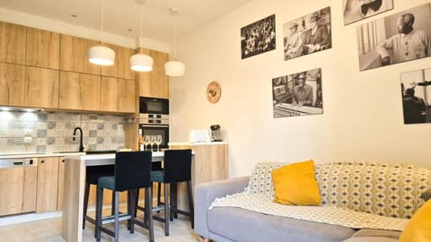Living room, Dining area, kitchen