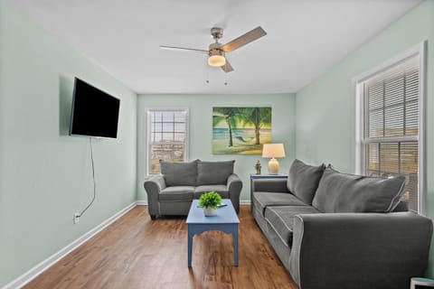 TV and multimedia, Living room, Seating area, furniture