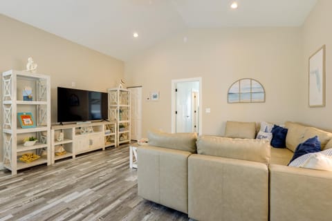 Deck and Steinhatchee River Views Family Getaway House in Steinhatchee