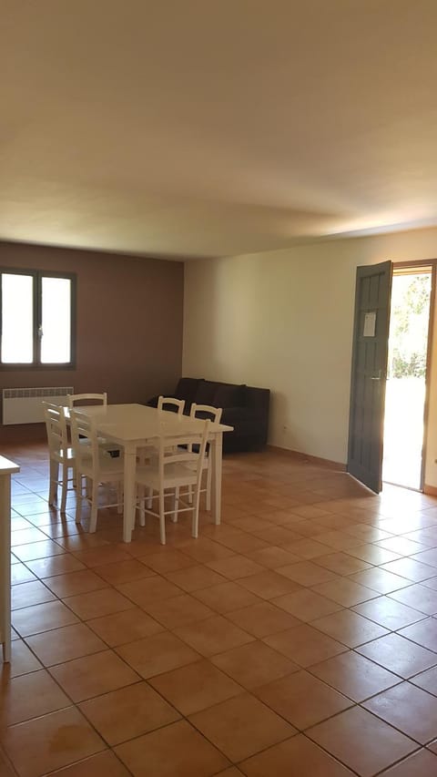 domaine d alistro avec grande piscine Apartment in Linguizzetta