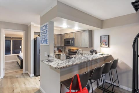 Lakefront Condo Indoor pool sauna & pickle ball House in Lake of the Ozarks